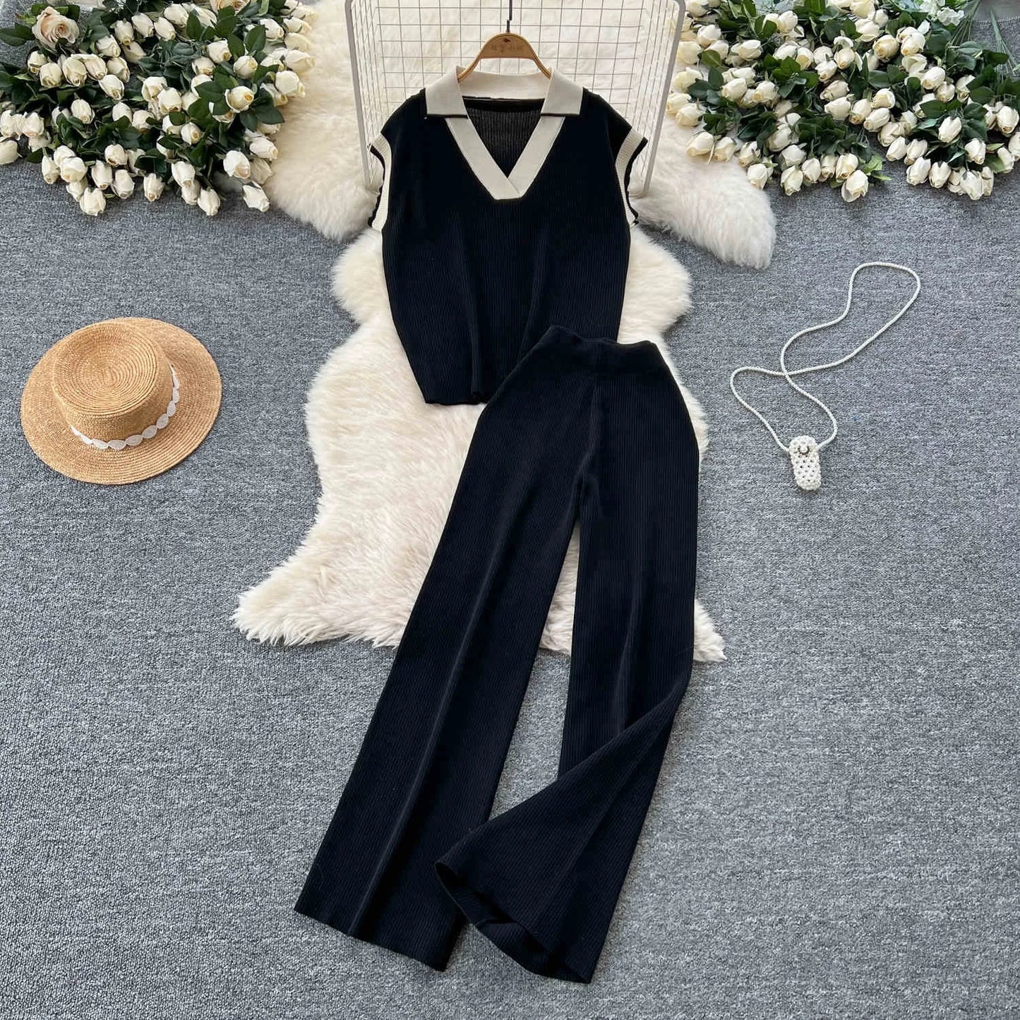Outfit Sleeveless Knitted Top and Leg trousers