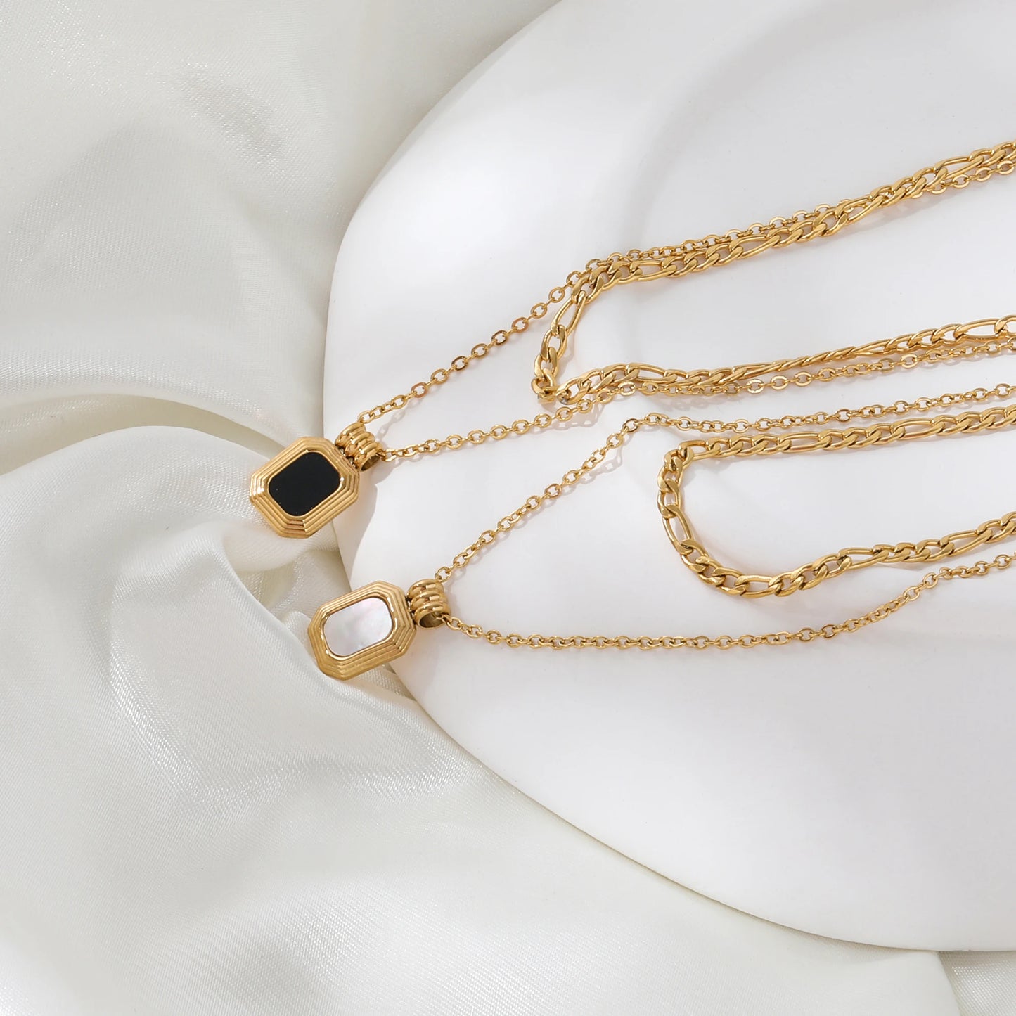 Layer Mother of Pearl & Onyx Necklace