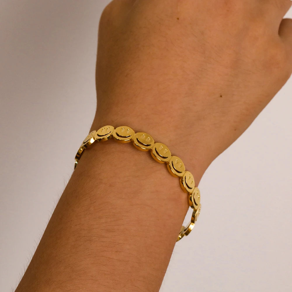 stunning knit bracelet