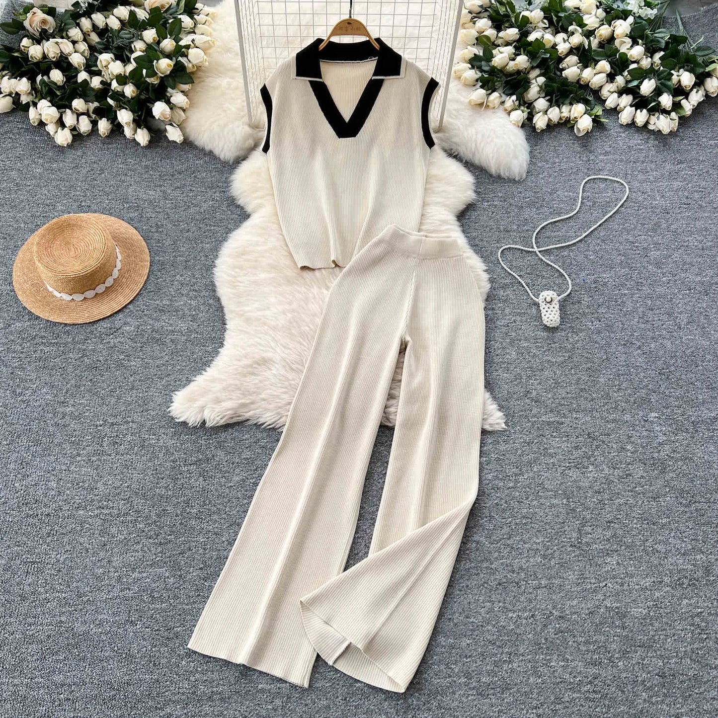 Outfit Sleeveless Knitted Top and Leg trousers