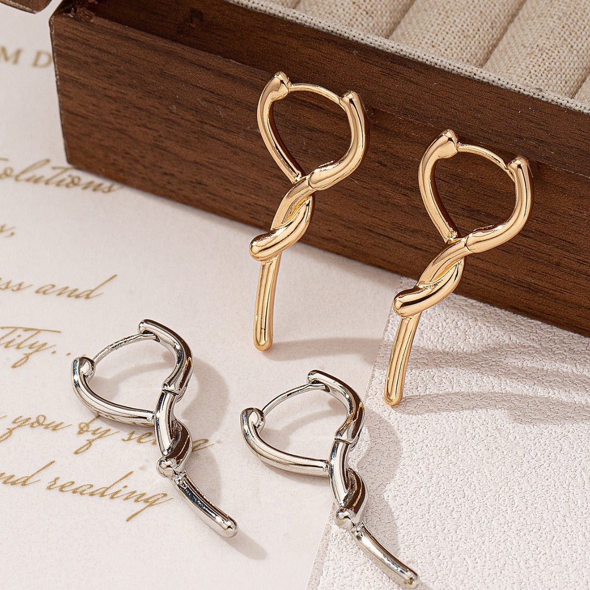 Fashion Simple Twist Ear Clip Advanced Sense