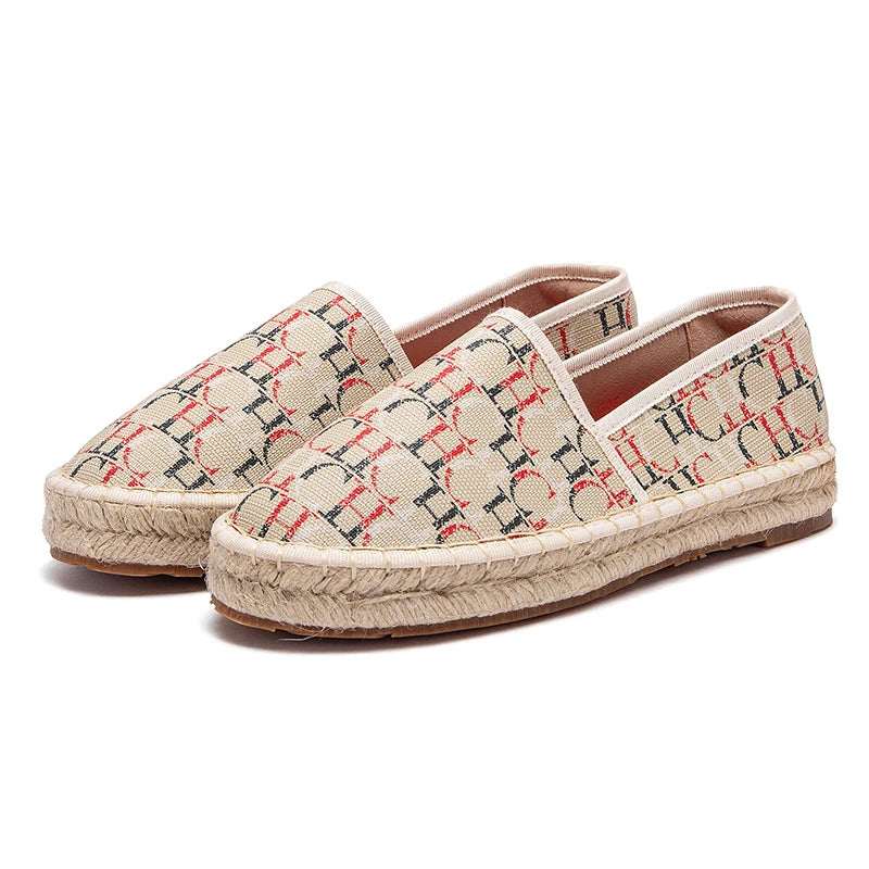CHCH Women’s Spliced Flat Beach Shoes – Stylish Comfort