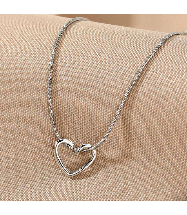 Niche Hollow Heart Necklace For Women