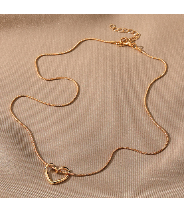 Niche Hollow Heart Necklace For Women