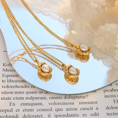 Natural Fresh Pearl Irregular Pendant Necklace