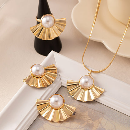 Folding Fan Design with Artificial Pearls