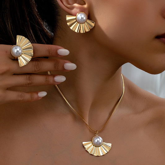 Folding Fan Design with Artificial Pearls
