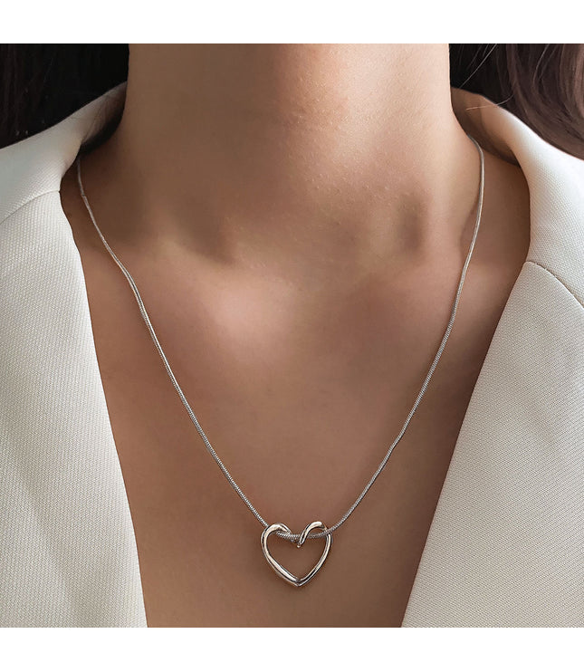 Niche Hollow Heart Necklace For Women
